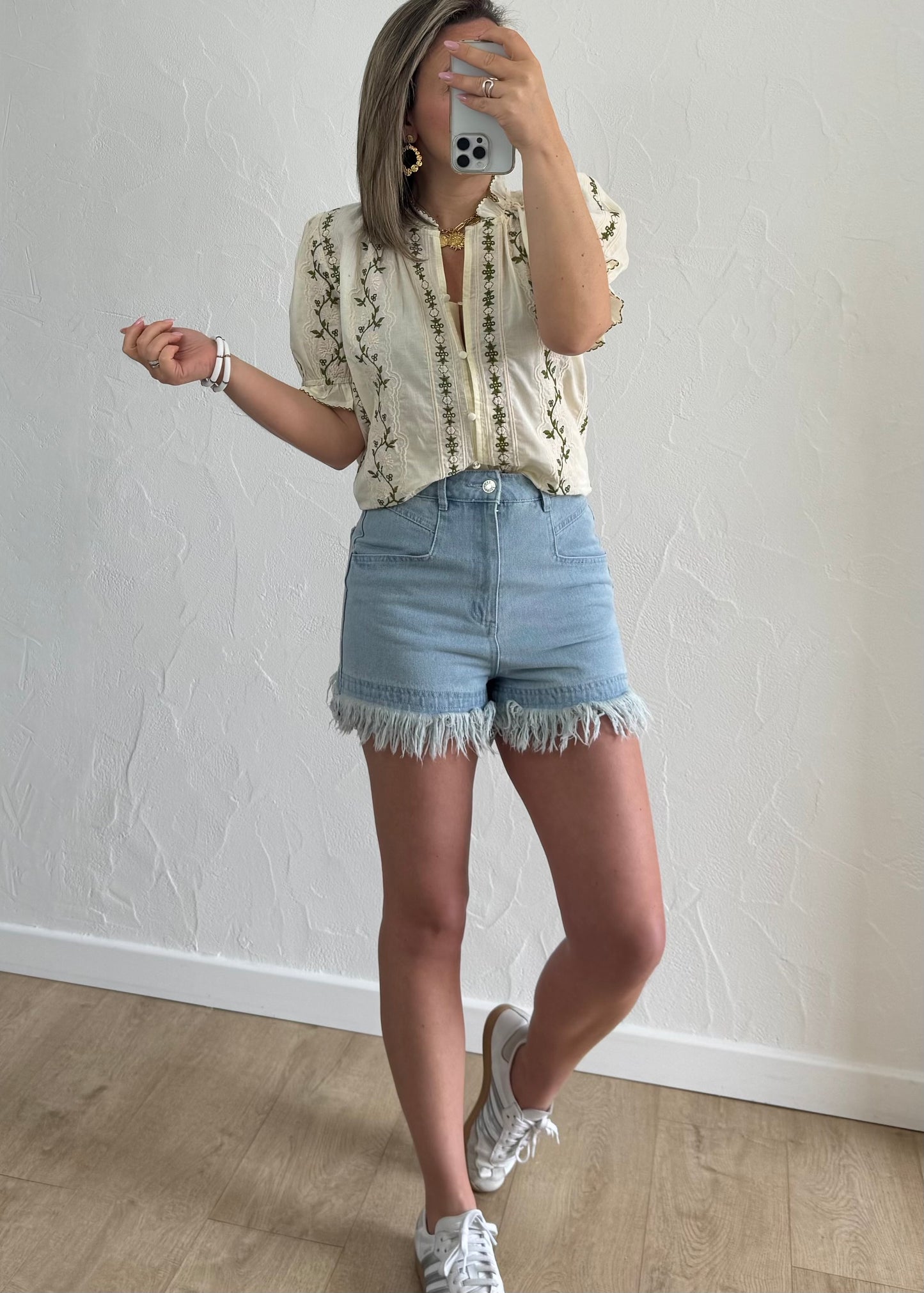 Short Lucie