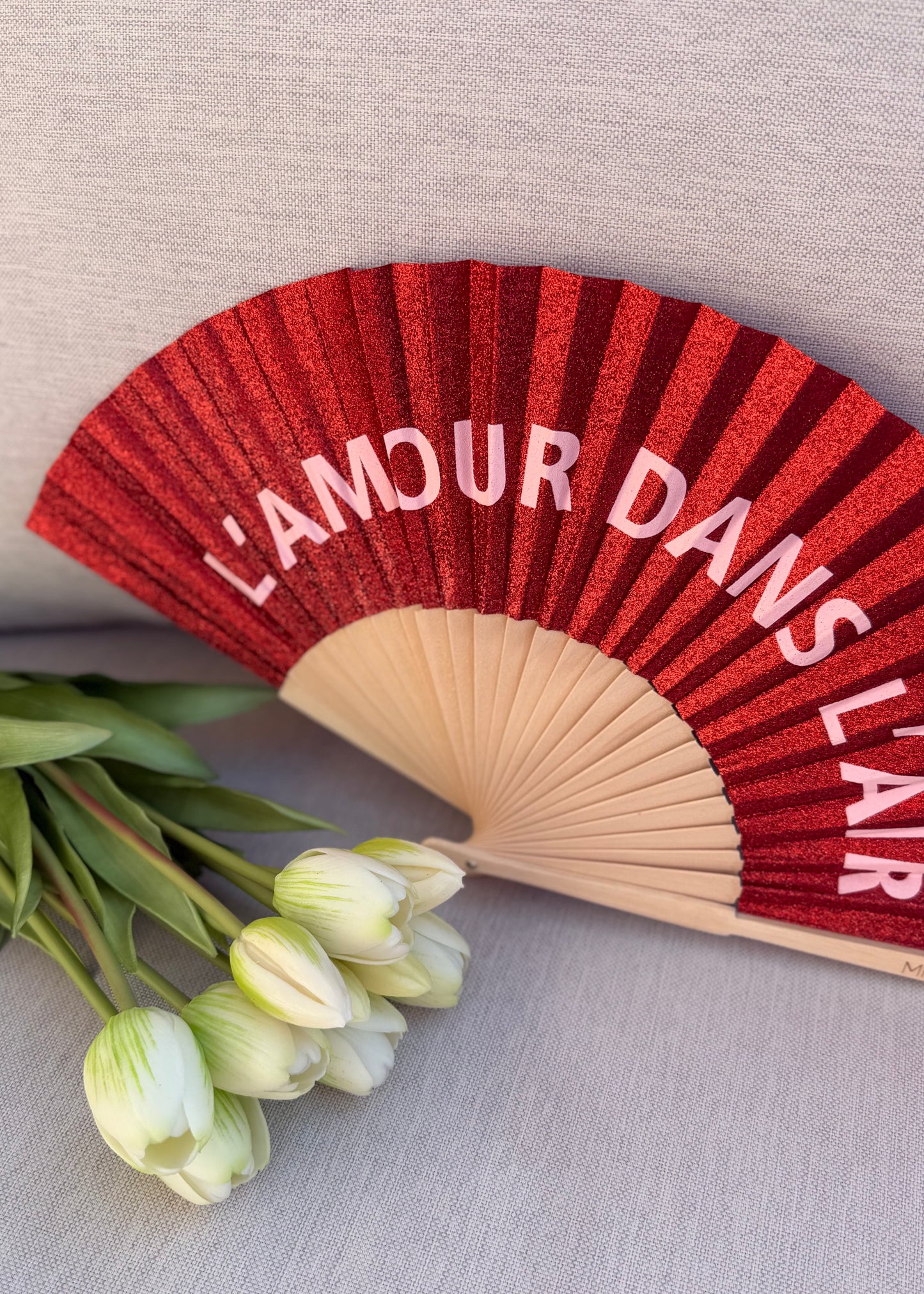 Éventail « L’AMOUR DANS L’AIR »