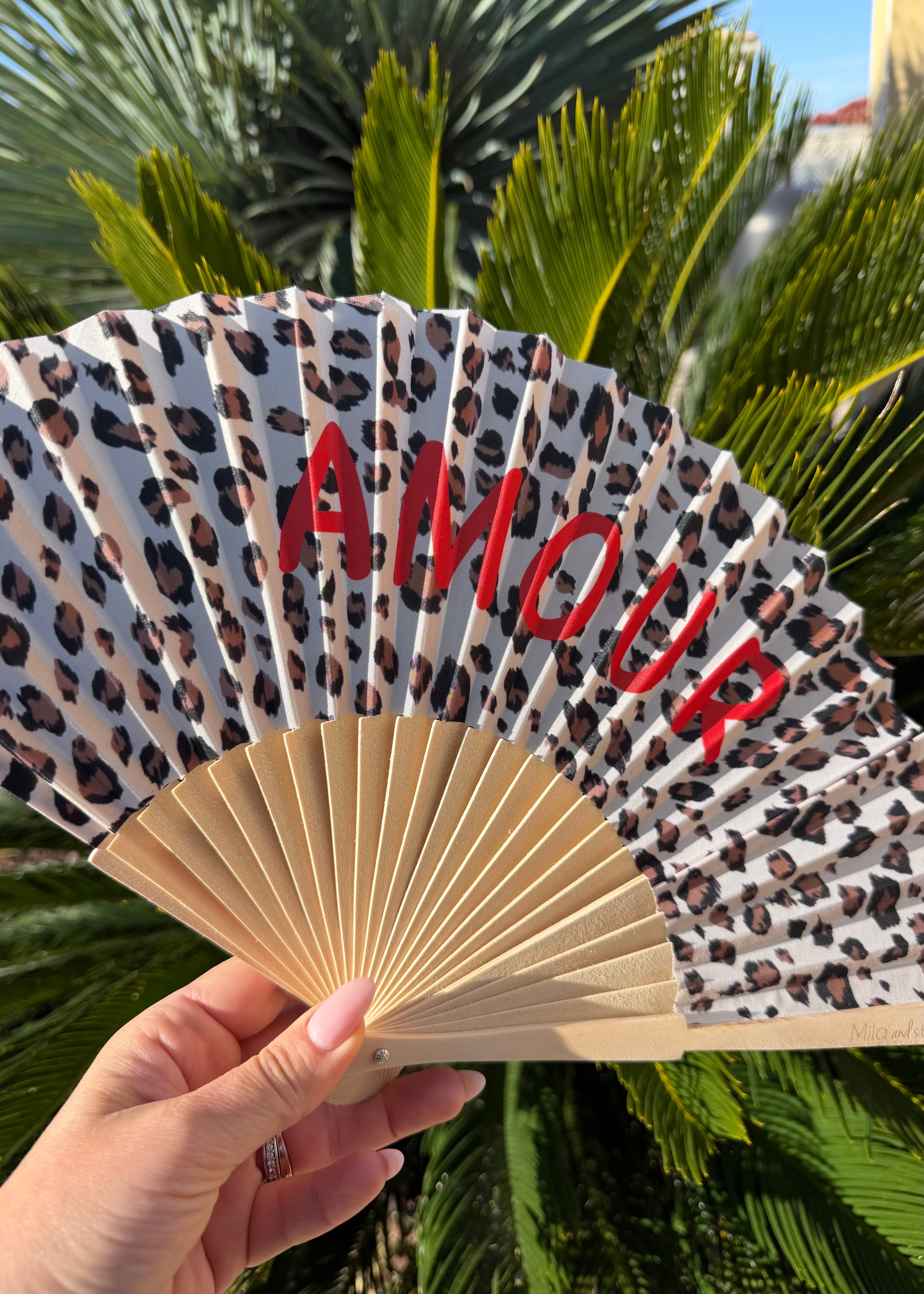 Éventail « AMOUR » 🐆